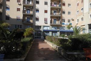 Appart. uso Uff. Via Libertà,(di fronte tribunale)