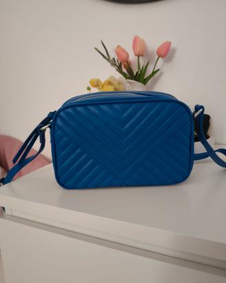 💙 Borsa a tracolla blu effetto trapunta