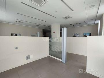 Laboratorio 260 m² + rampa carrabile 100 m²