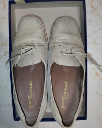 scarpe da donna usate ma di alto valore
