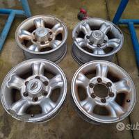 Cerchi In Lega Da 15" Per Nissan Terrano 2