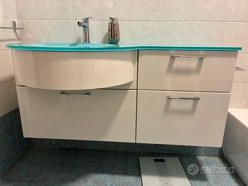 Mobile bagno con specchio