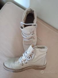 Scarponi tipo Timberland avorio