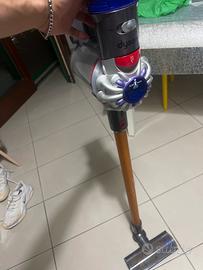 Aspirapolvere Senza Fili Dyson v10 da sistemare