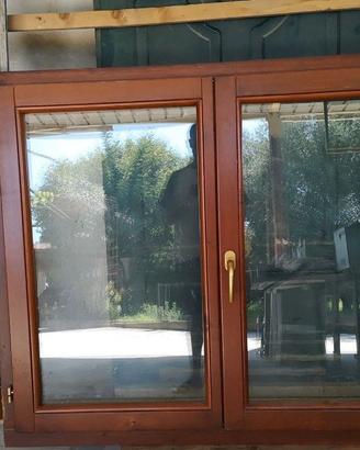 Finestre in legno noce