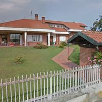 Villa con giardino e ampio garage
