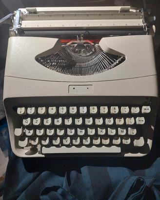 macchina da scrivere Lagomarsino "amica 56"