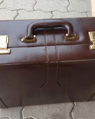 Valigia in pelle con combinazione