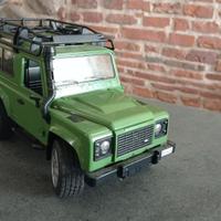 BRUDER Land Rover Defender