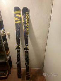 Sci completi di attacchi Salomon