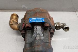 Pompa idraulica renault truck midlum usato