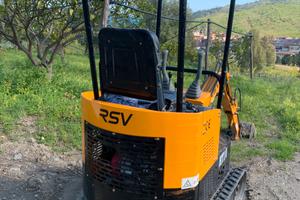 Mini escavatore 10quintali