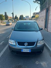 volkswagen Touran 1.9 TDI 105 cv anno 2005 f