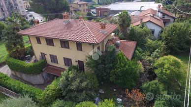 PORZIONE DI BIFAMILIARE A MERATE