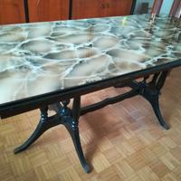 Tavolo da soggiorno con vetro stampato