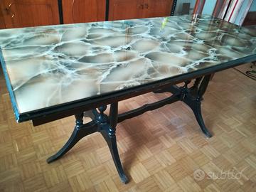 Tavolo da soggiorno con vetro stampato