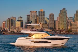 PRESTIGE YACHT F4.9