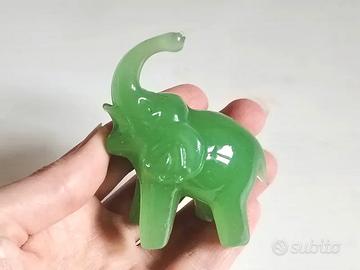 Elefante in vetro. Colore verde chiaro Altezza 7cm