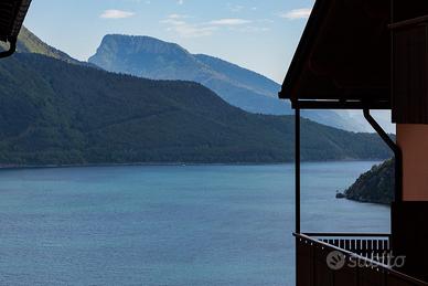 Una finestra sul lago Molveno