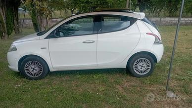lancia Ypsilon 1200 benzina 