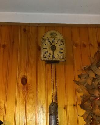orologio antico in legno 
