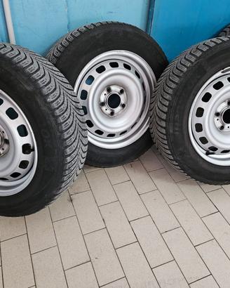 4 ruote da 15 per furgone Peugeot,  Toyota Citroen