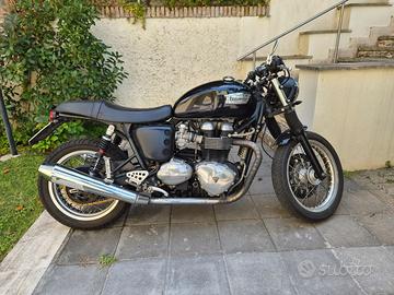 Triumph Thruxton 900