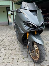 Tmax 560 tech Max 2021