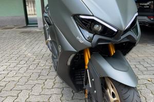 Tmax 560 tech Max 2021