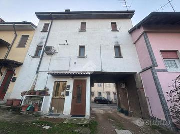 2 LOCALI A BESATE