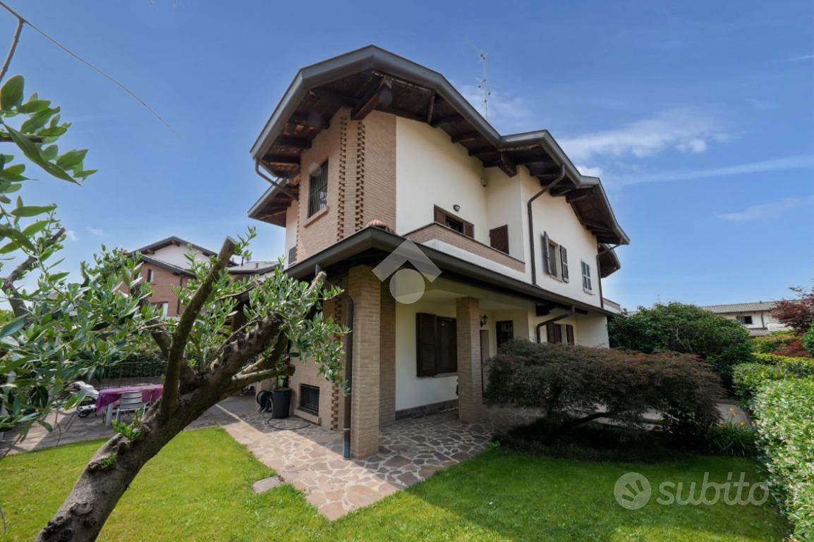 Casa – Albiate, Cascina Dosso - Vista 2