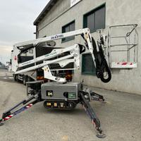 piattaforma aerea ragno cestello porta operatore