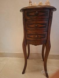 Comodino in legno