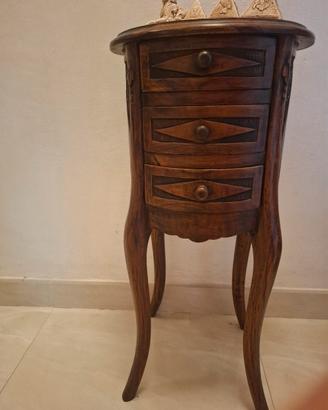 Comodino in legno