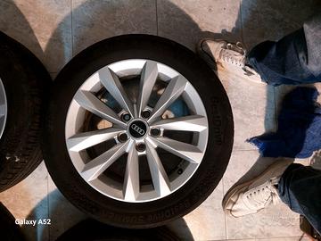 Con cerchi originali compresi