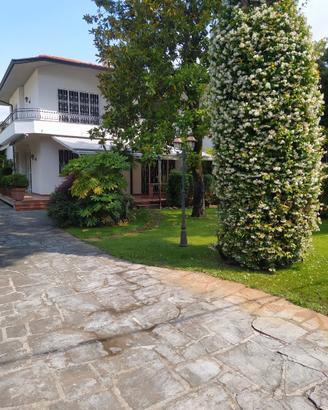 Villetta Bifamiliare con Giardino a 200m dal mare