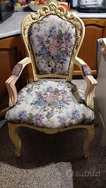 Poltrona vintage con tessuto floreale