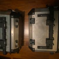 Telai e borse laterali triumph tiger 900 anno 2021