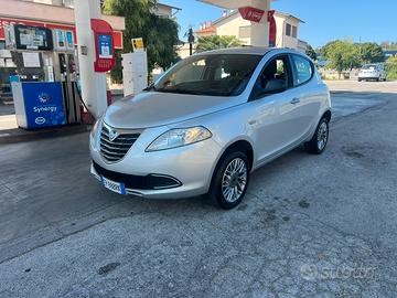 LANCIA Y TWIN AIR  benzina metano