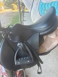 Sella Equestro da Salto Multiuso 17,5 senza staffe