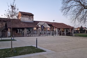 Cascinale di 540 mq. su terreno di 1250 mq