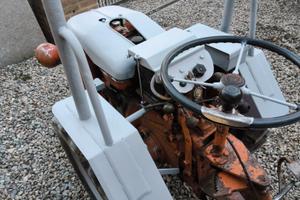 trattore pasquali avviamento elettrico a gasolio .