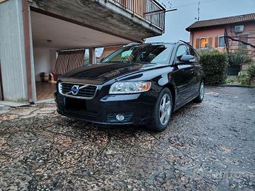 VOLVO V 50 - D2 - SW - NEOPATENTATI
