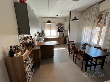 Cucina moderna quasi nuova