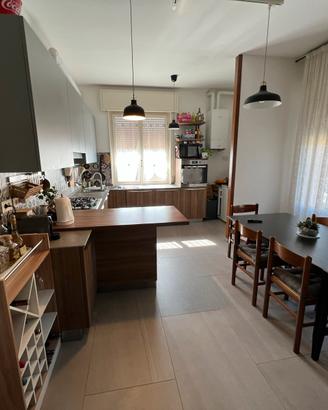 Cucina moderna quasi nuova