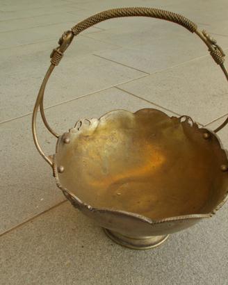 Cestino antico in ottone