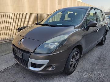 Renault Scenic Xmod 3 anno 2010 ricambi usati