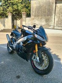 Aprilia Tuono V4 1100 factory