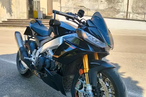 Aprilia Tuono V4 1100 factory