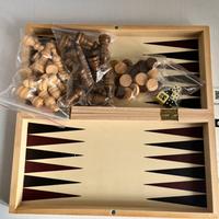 Gioco 3 in 1: scacchi, dama e backgammom